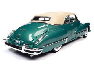 Cadillac Series 62 Cabriolet 1947 grün Auto World 1:18